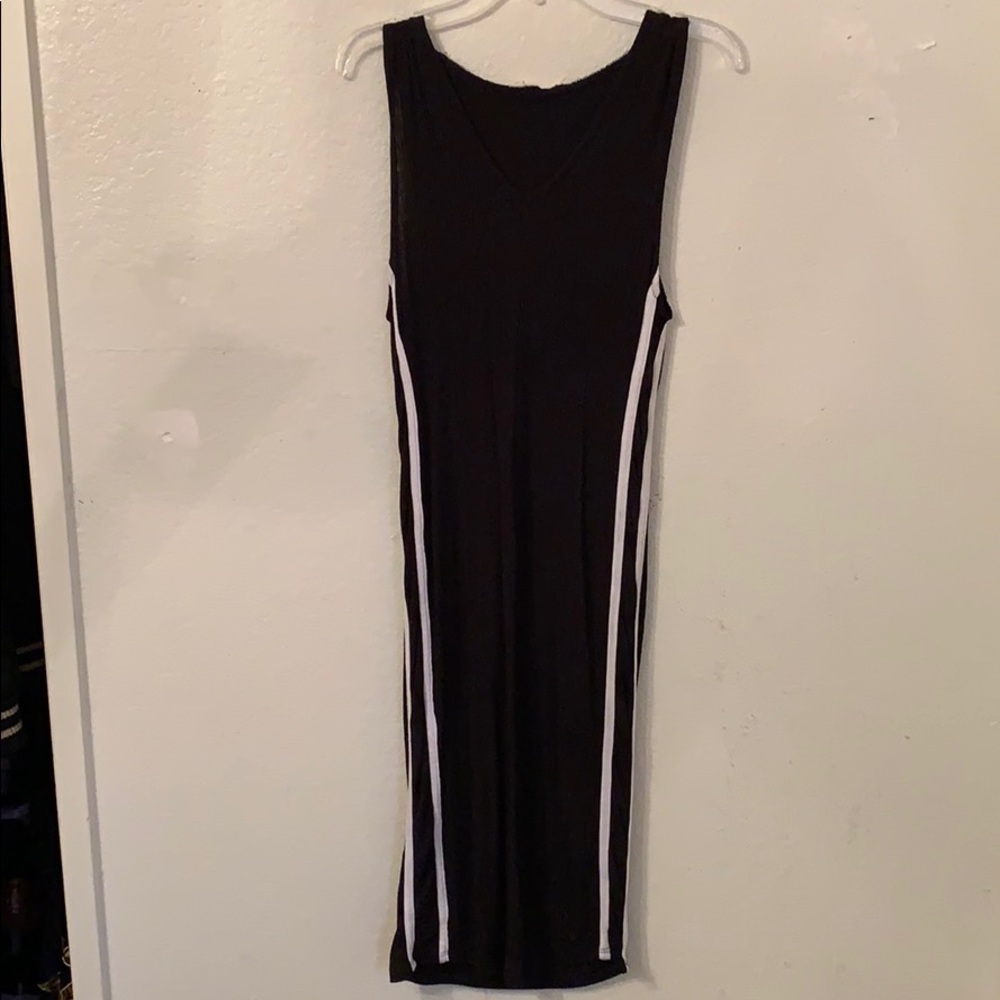 Bodycon side stripped dress